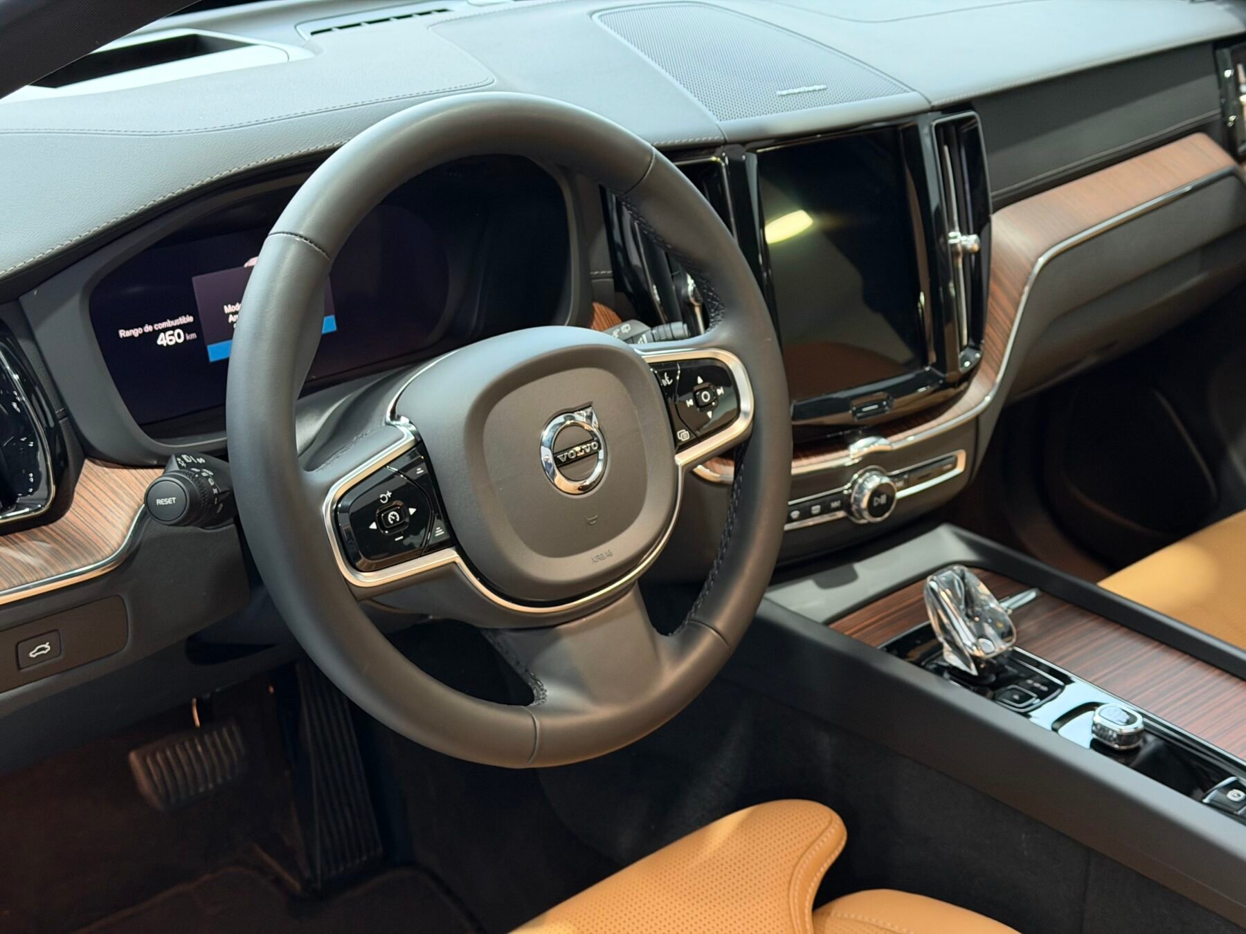 VOLVO XC60 B4 AWD ULTIMATE DARK AUTO