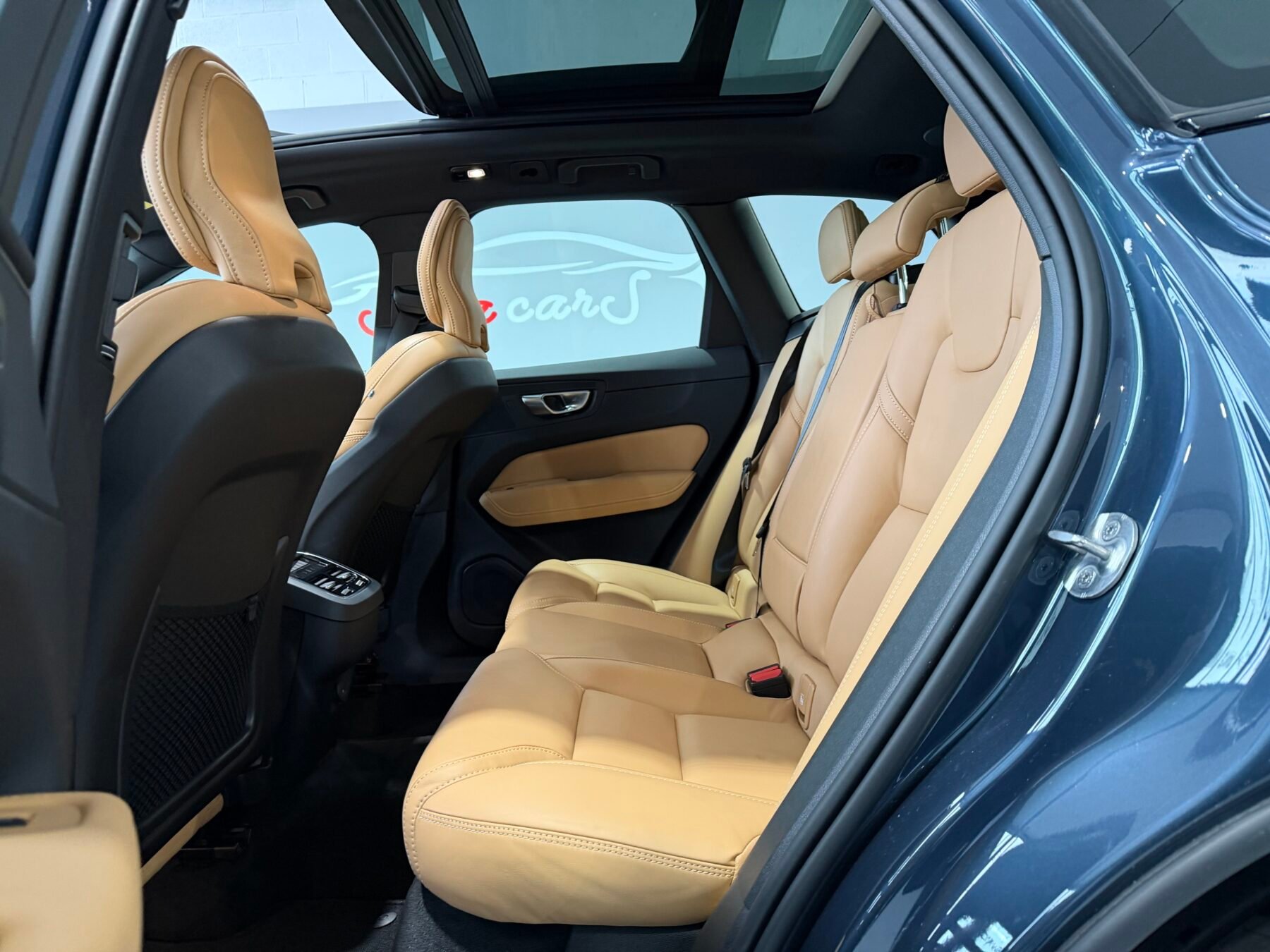 VOLVO XC60 B4 AWD ULTIMATE DARK AUTO