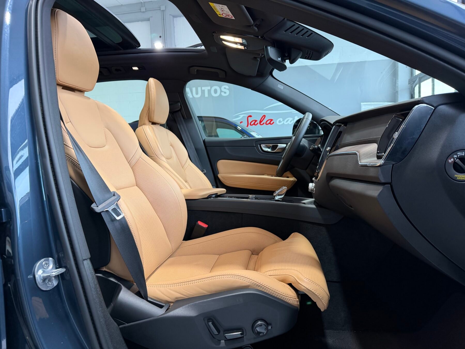 VOLVO XC60 B4 AWD ULTIMATE DARK AUTO