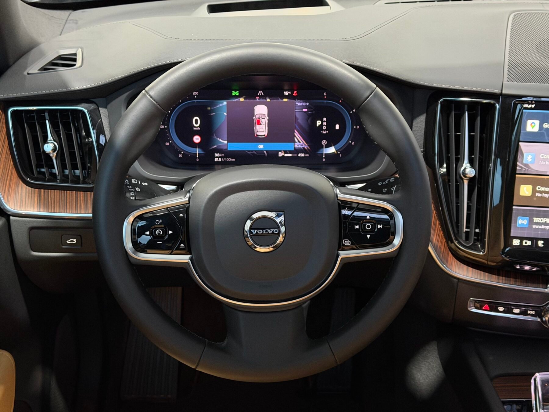 VOLVO XC60 B4 AWD ULTIMATE DARK AUTO