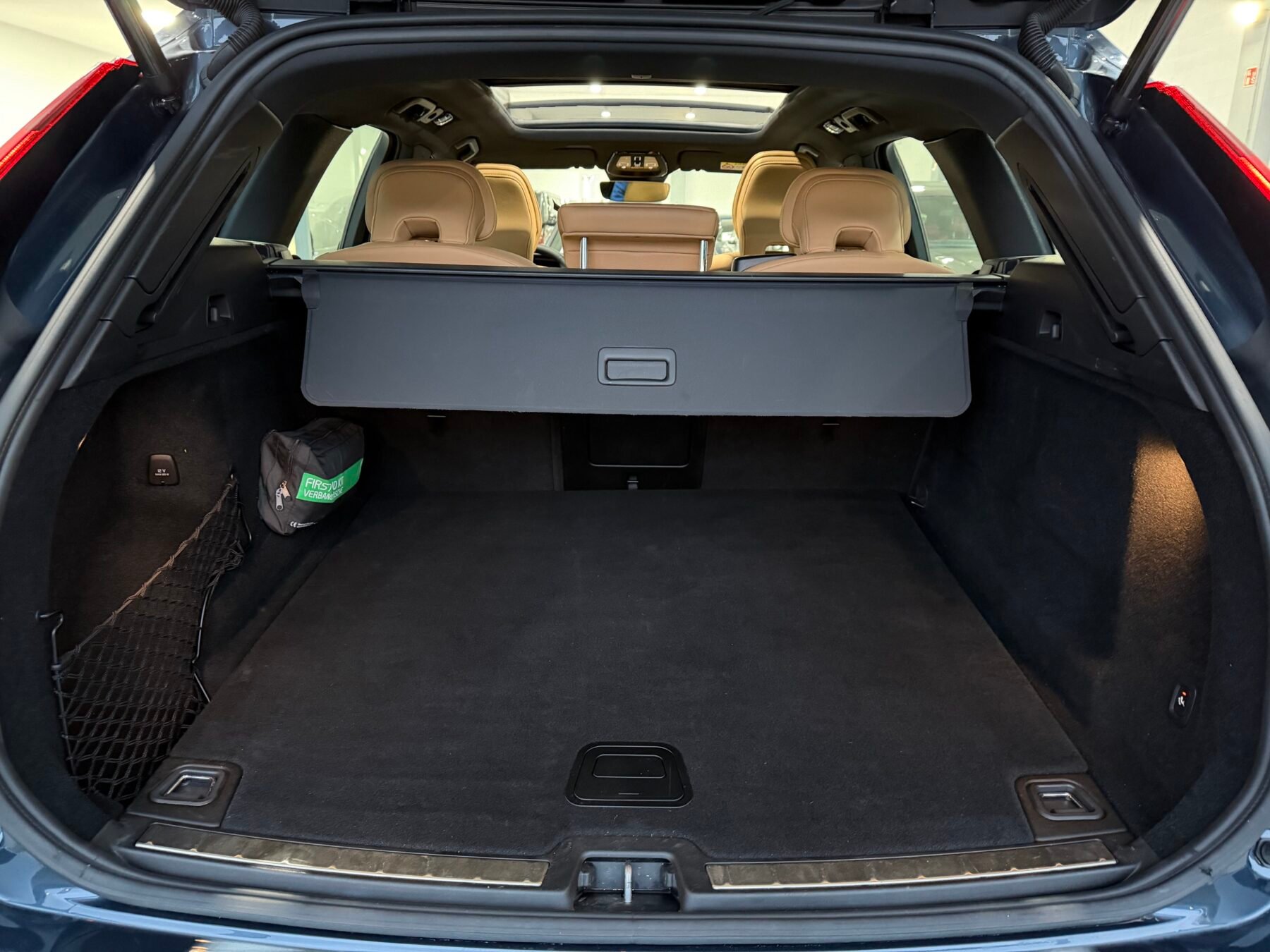 VOLVO XC60 B4 AWD ULTIMATE DARK AUTO