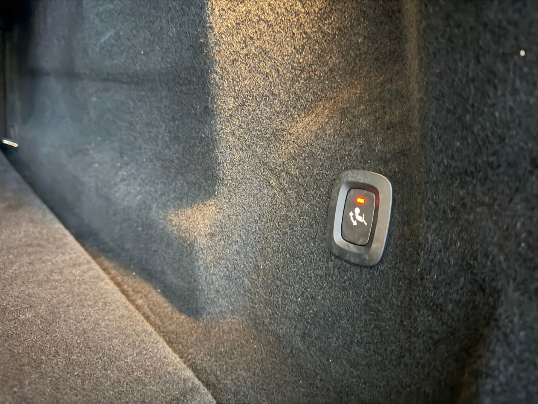 VOLVO XC60 B4 AWD ULTIMATE DARK AUTO