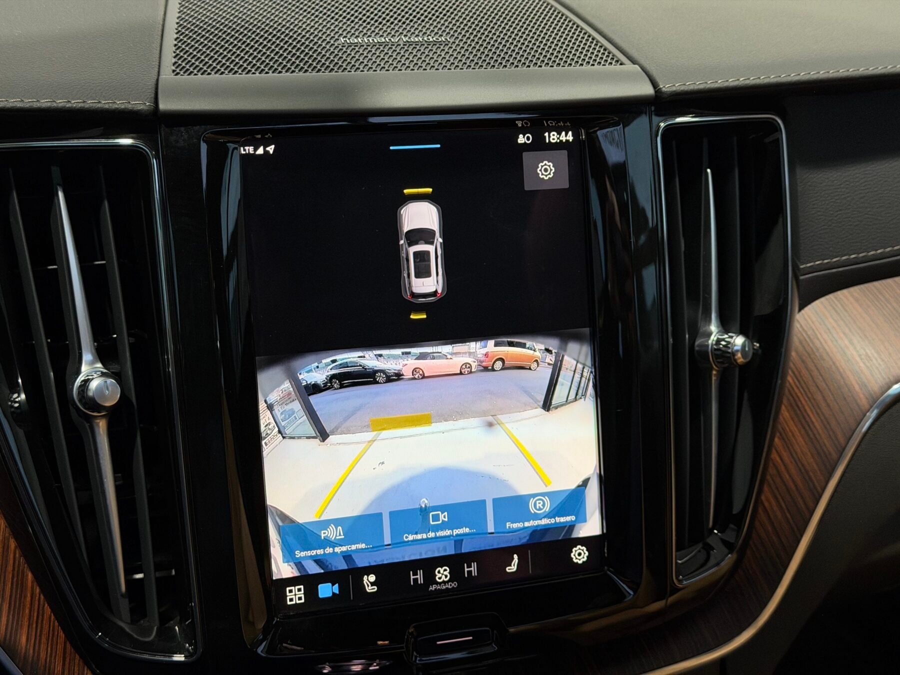 VOLVO XC60 B4 AWD ULTIMATE DARK AUTO