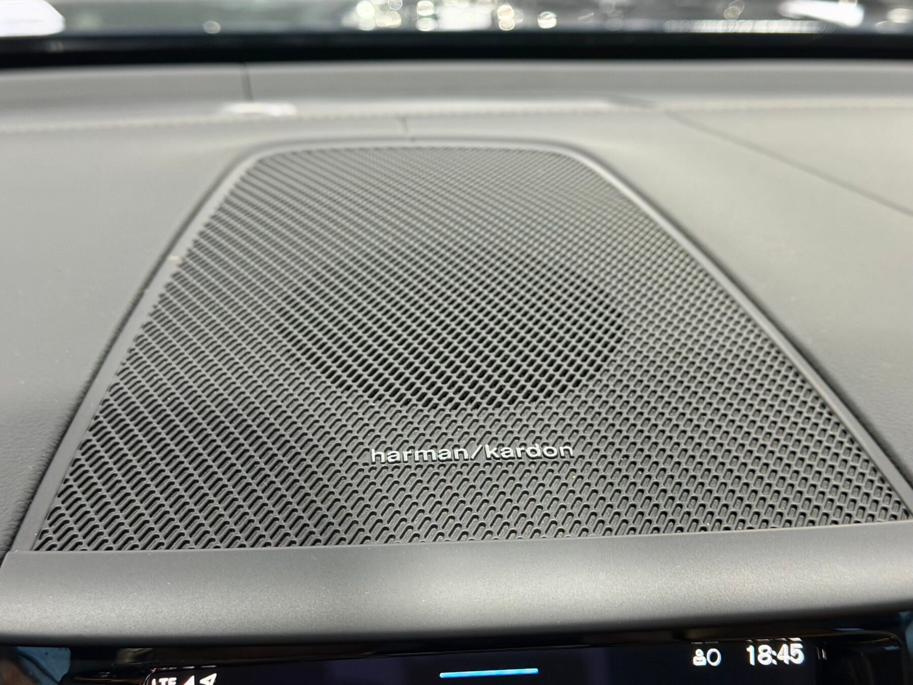 VOLVO XC60 B4 AWD ULTIMATE DARK AUTO