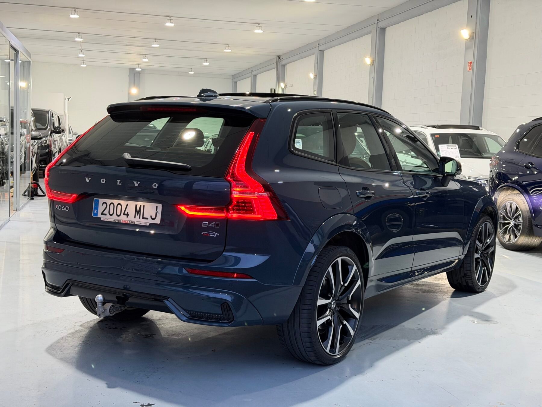 VOLVO XC60 B4 AWD ULTIMATE DARK AUTO