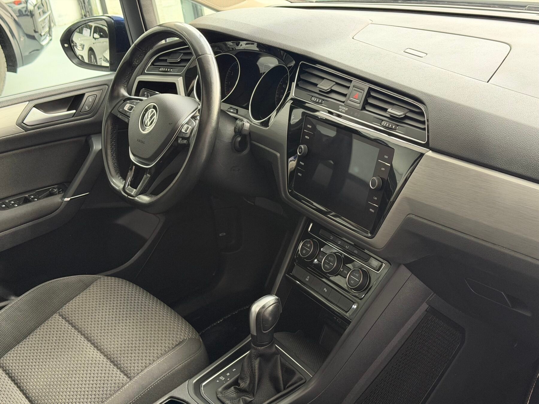 VOLKSWAGEN TOURAN 1.5 TSI DSG7 