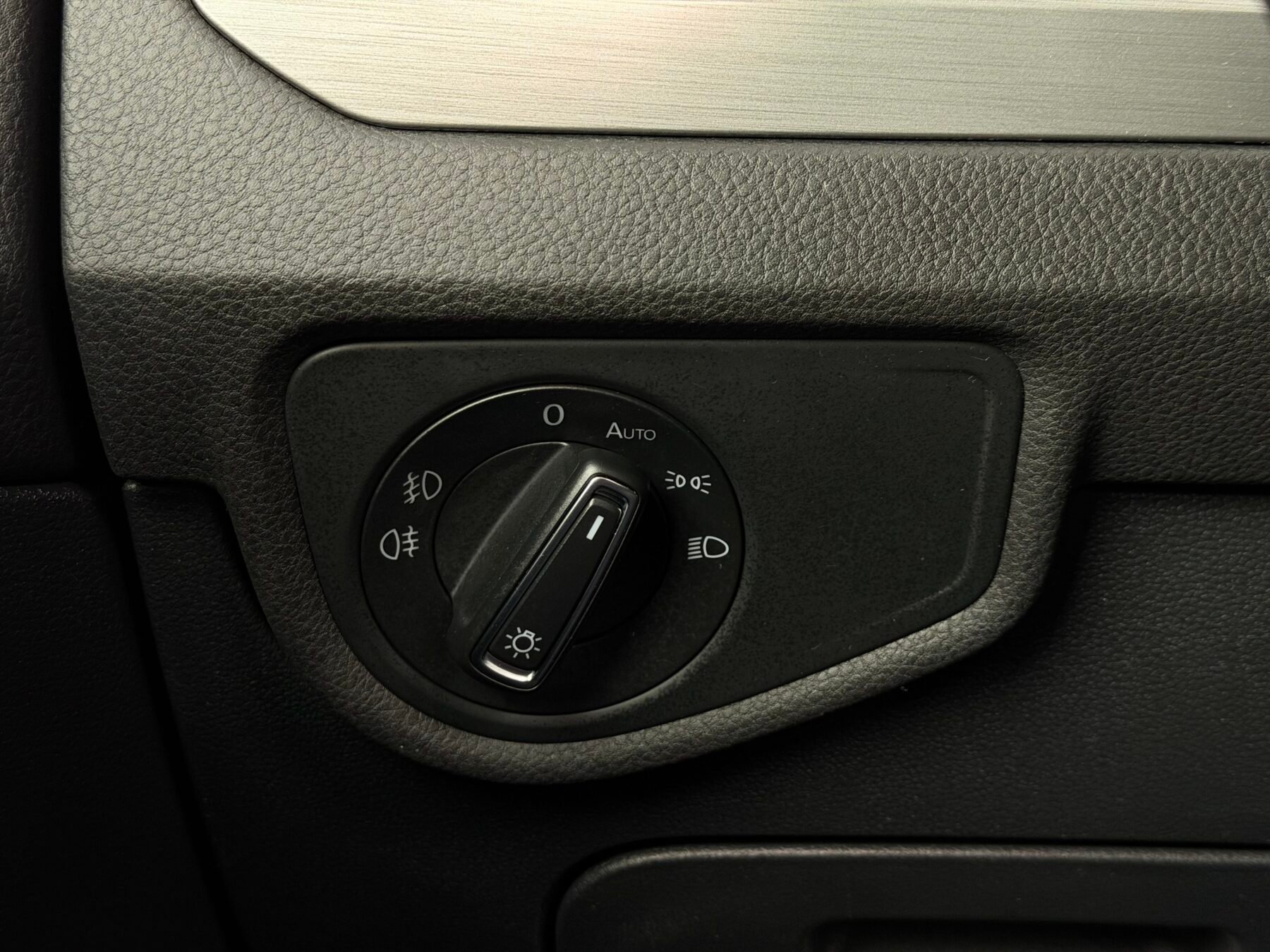 VOLKSWAGEN TOURAN 1.5 TSI DSG7 