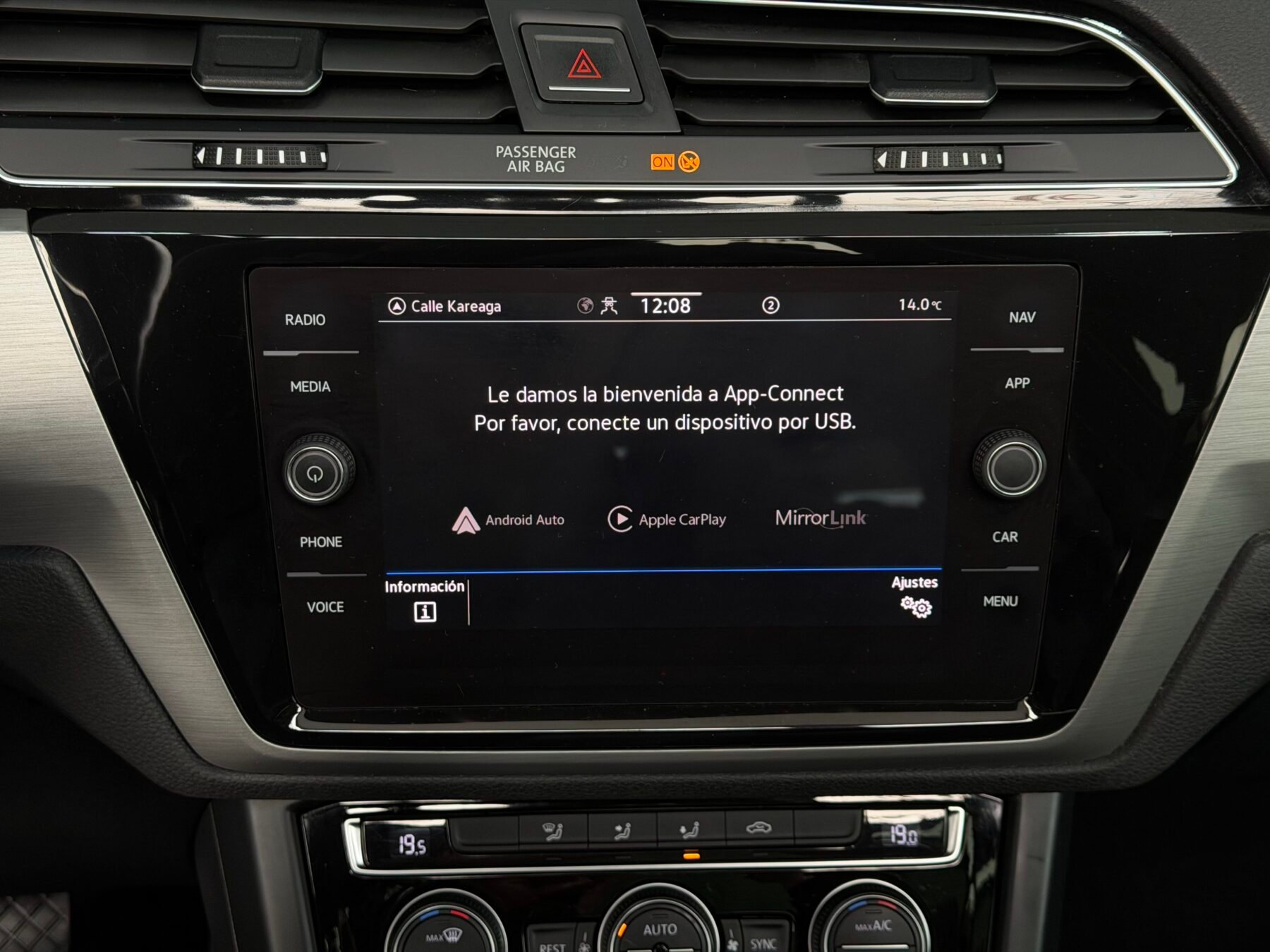 VOLKSWAGEN TOURAN 1.5 TSI DSG7 