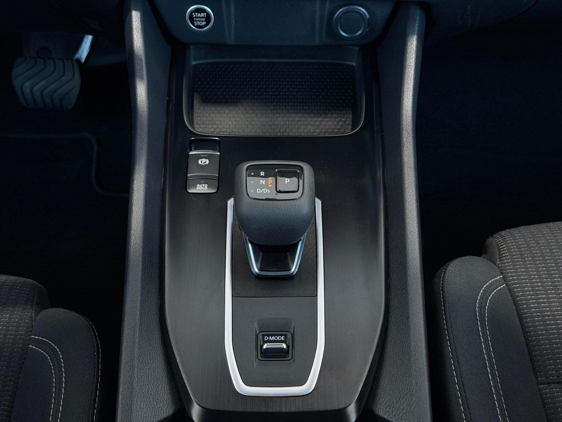 NISSAN Qashqai XTRONIC ACENTA 