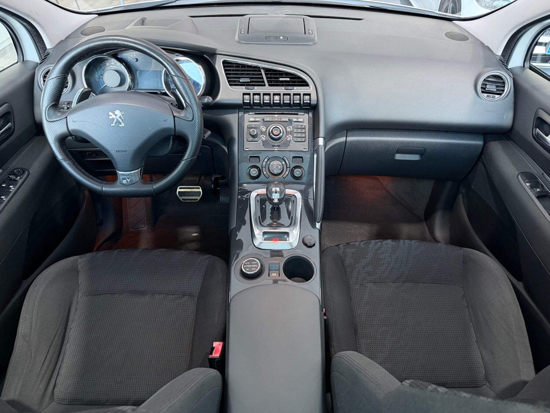 PEUGEOT  3008 HYbrid4 Limited Edition