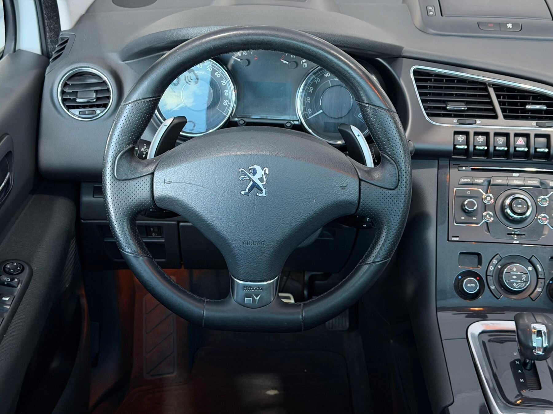 PEUGEOT  3008 HYbrid4 Limited Edition