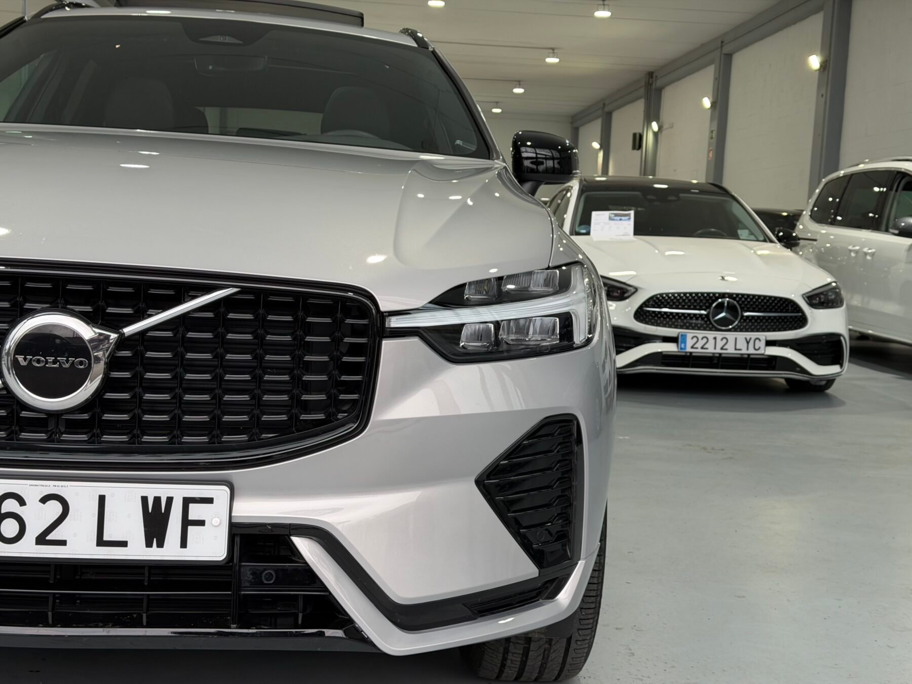 VOLVO XC60 ULTIMATE DARK AUTO T6