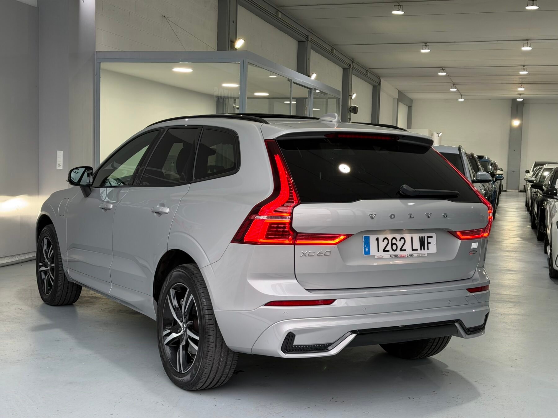 VOLVO XC60 ULTIMATE DARK AUTO T6