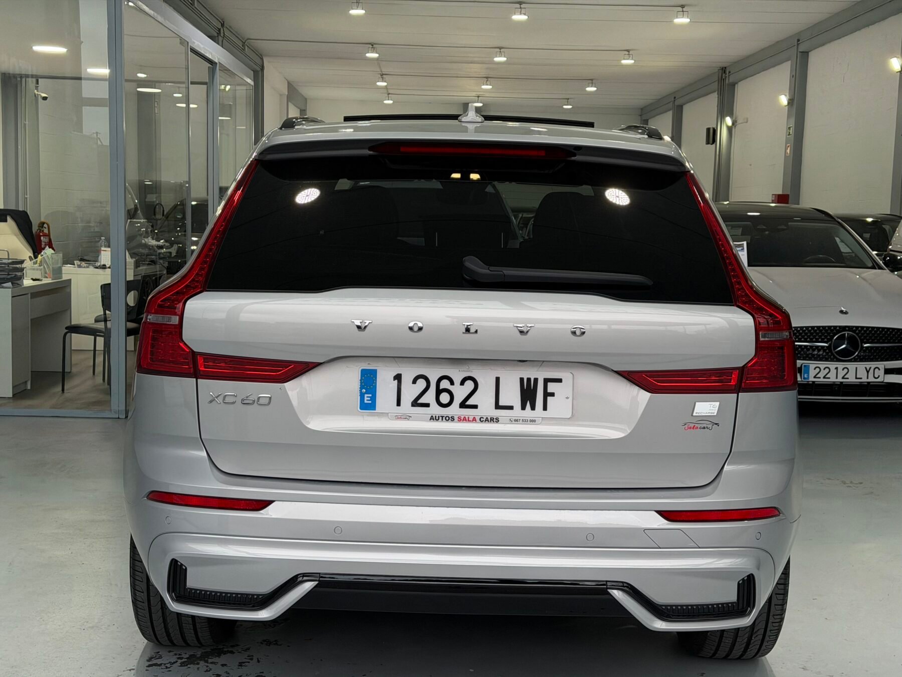 VOLVO XC60 ULTIMATE DARK AUTO T6
