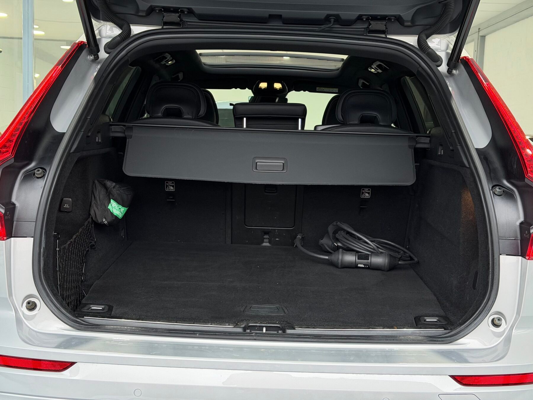 VOLVO XC60 ULTIMATE DARK AUTO T6