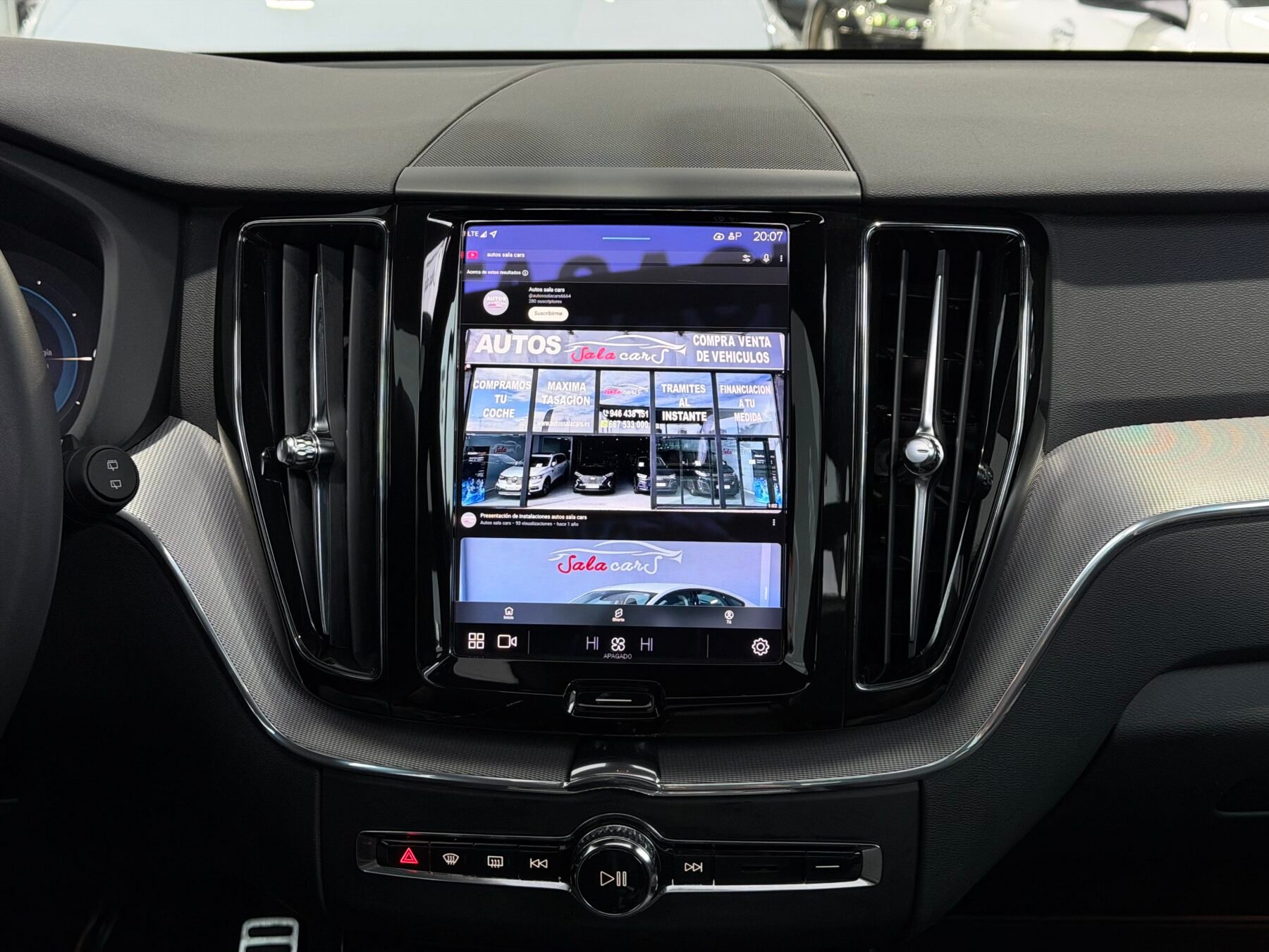 VOLVO XC60 ULTIMATE DARK AUTO T6