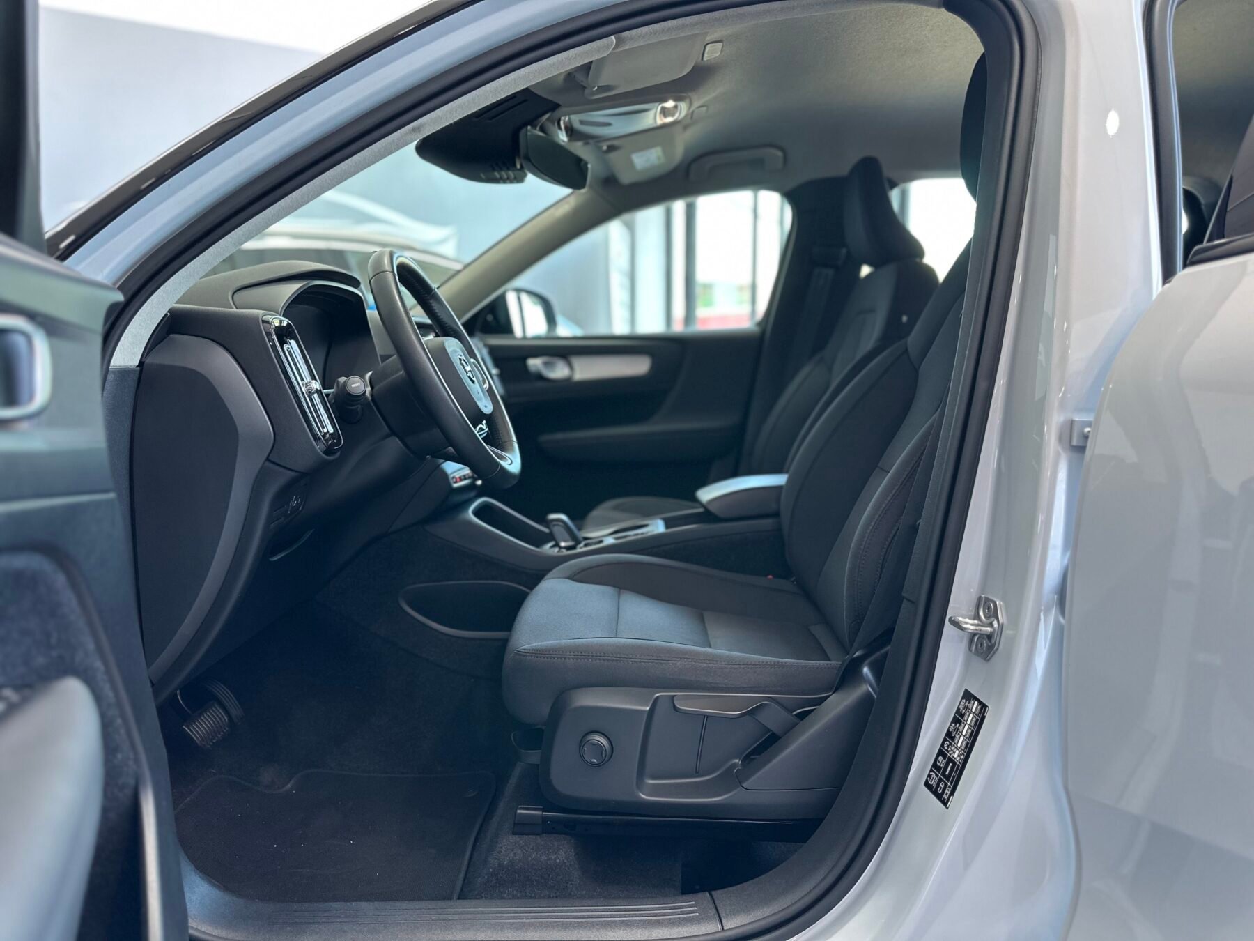 VOLVO XC40 T4 Twin Recharge RDesign Exp Auto