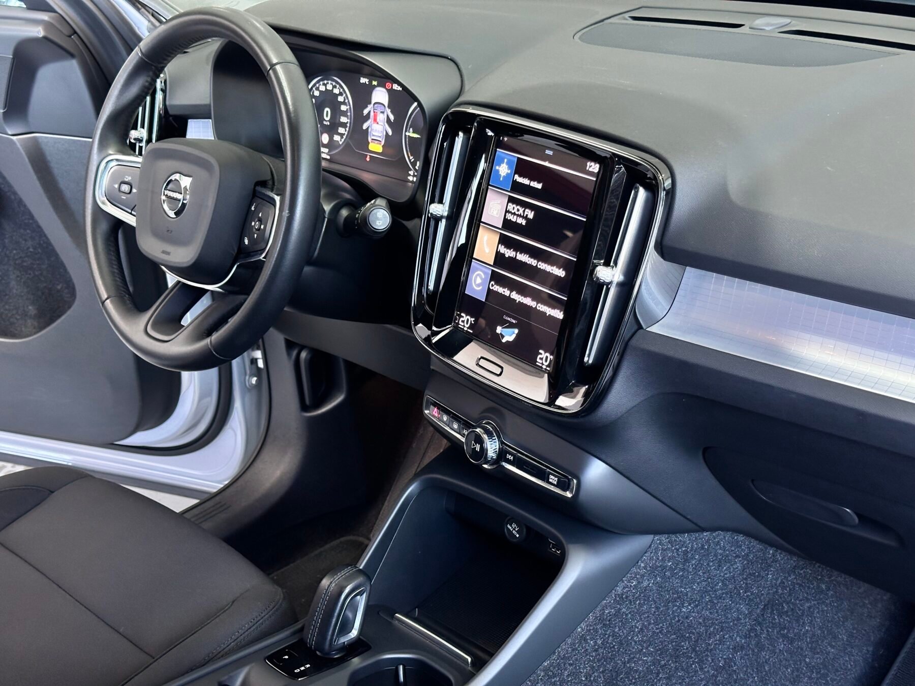 VOLVO XC40 T4 Twin Recharge RDesign Exp Auto