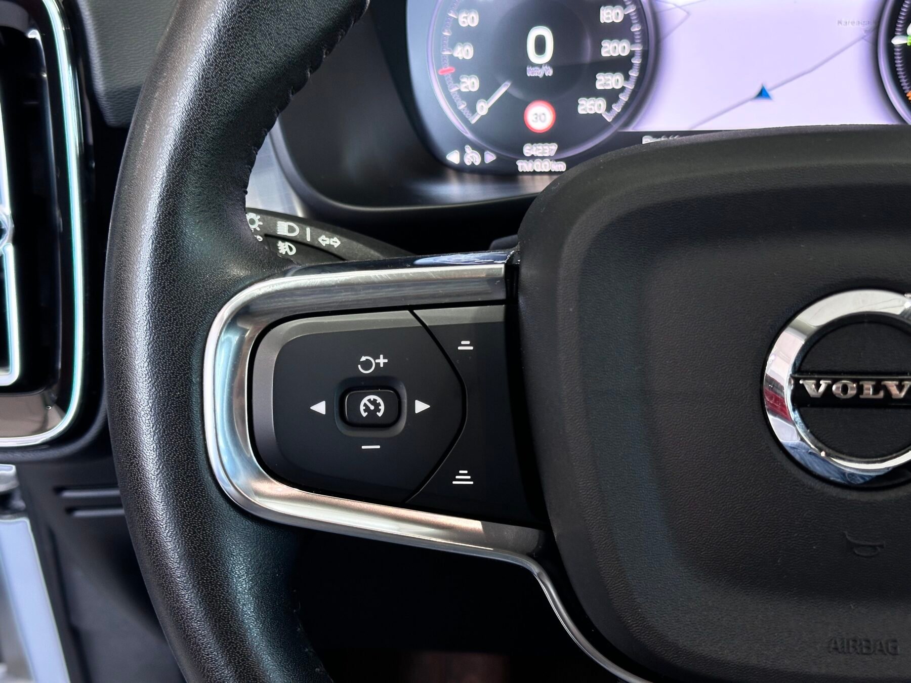 VOLVO XC40 T4 Twin Recharge RDesign Exp Auto