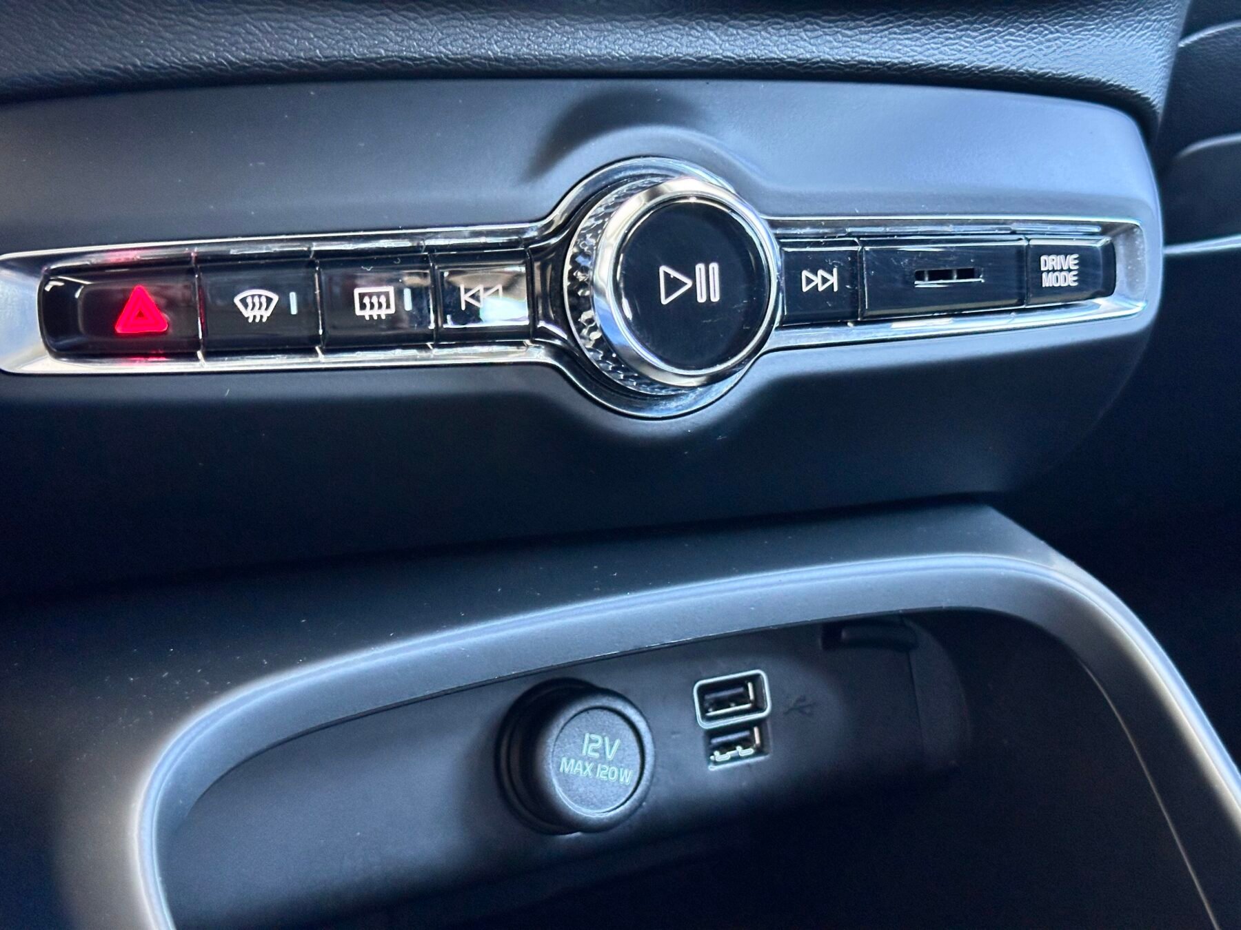 VOLVO XC40 T4 Twin Recharge RDesign Exp Auto