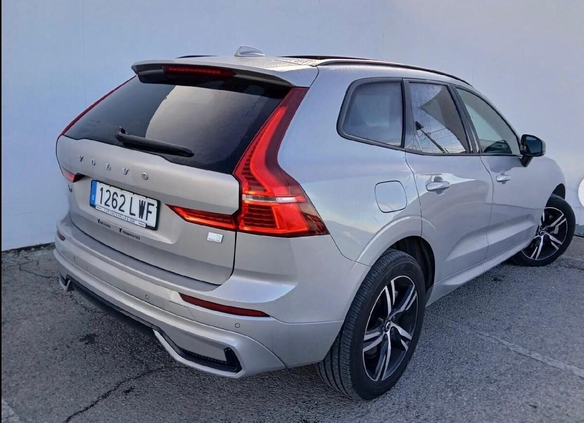 VOLVO XC60 ULTIMATE DARK AUTO T6