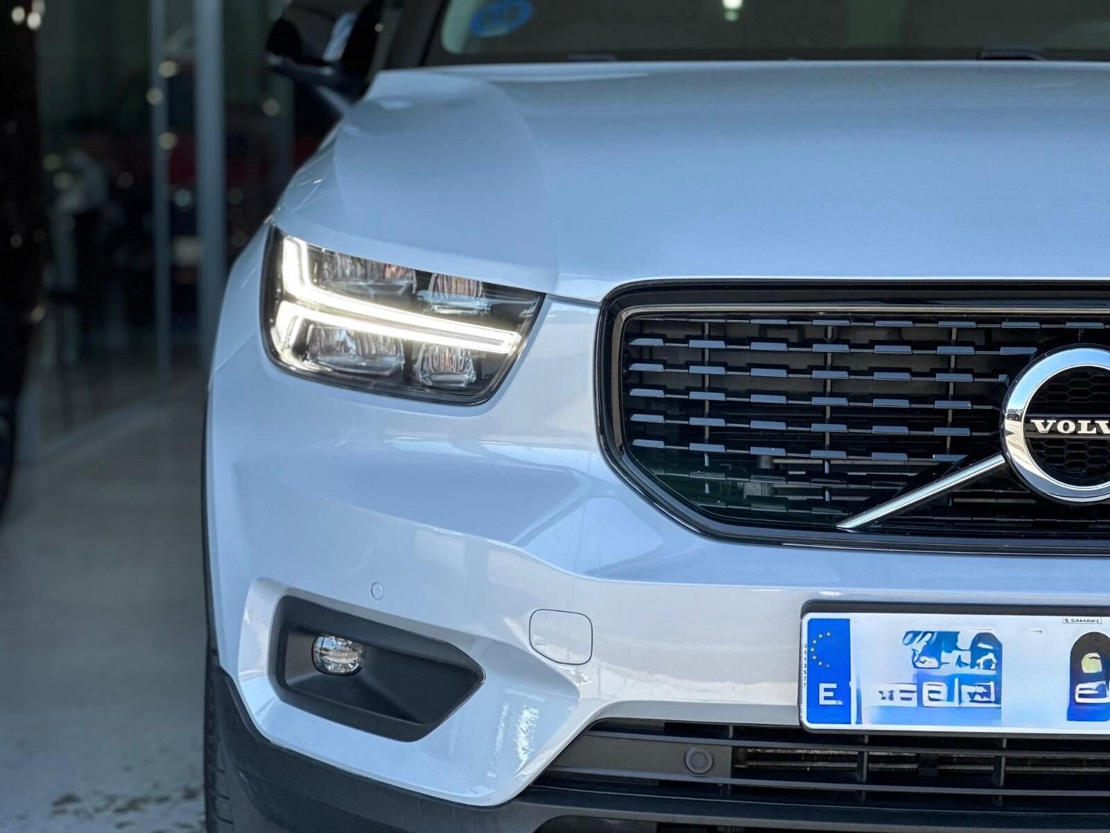 VOLVO XC40 T4 Twin Recharge RDesign Exp Auto