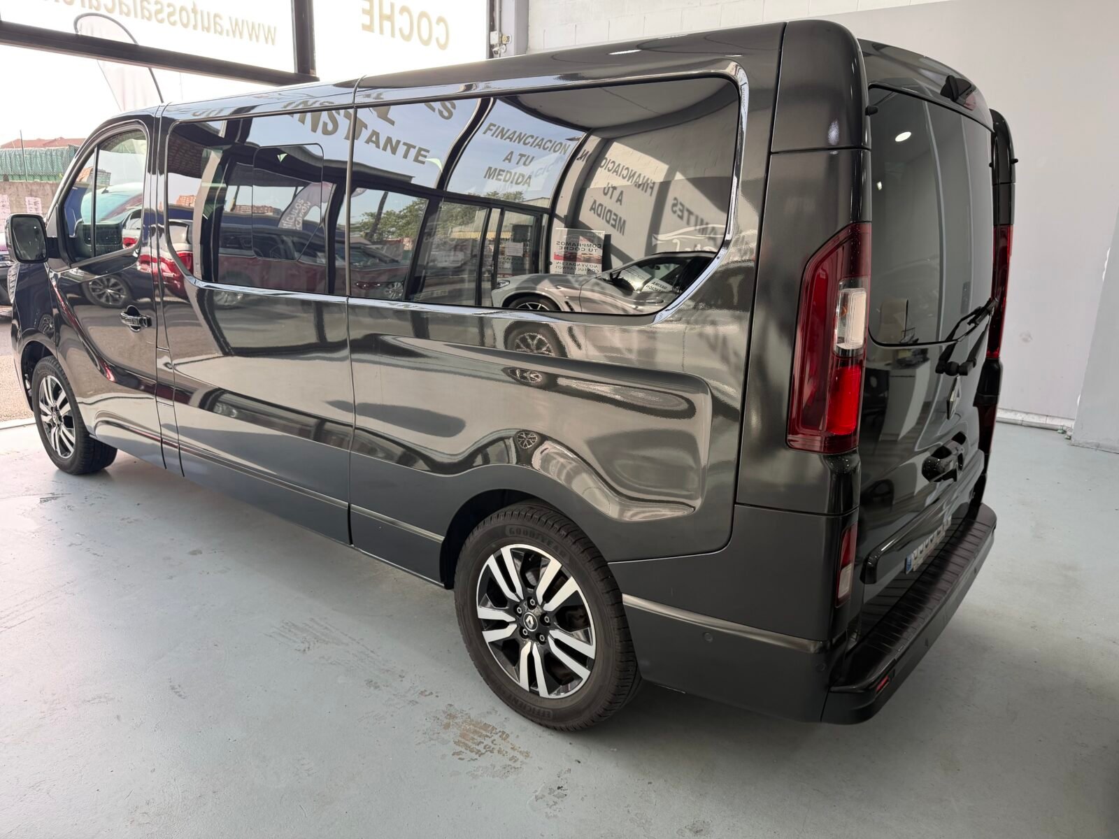 RENAULT TRAFIC SPACECLASS L2H1 