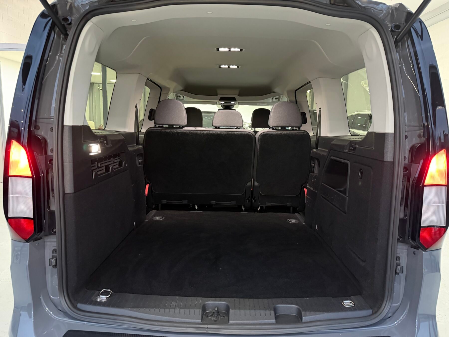 FORD TOURNEO CONNECT ACTIVE L2H1 2.0 TDI