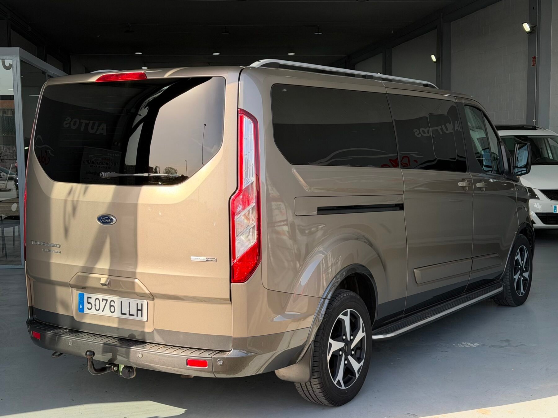 FORD TOURNEO CUSTOM 2.0 Ecob 136kW 185CV Hybr L2 Active