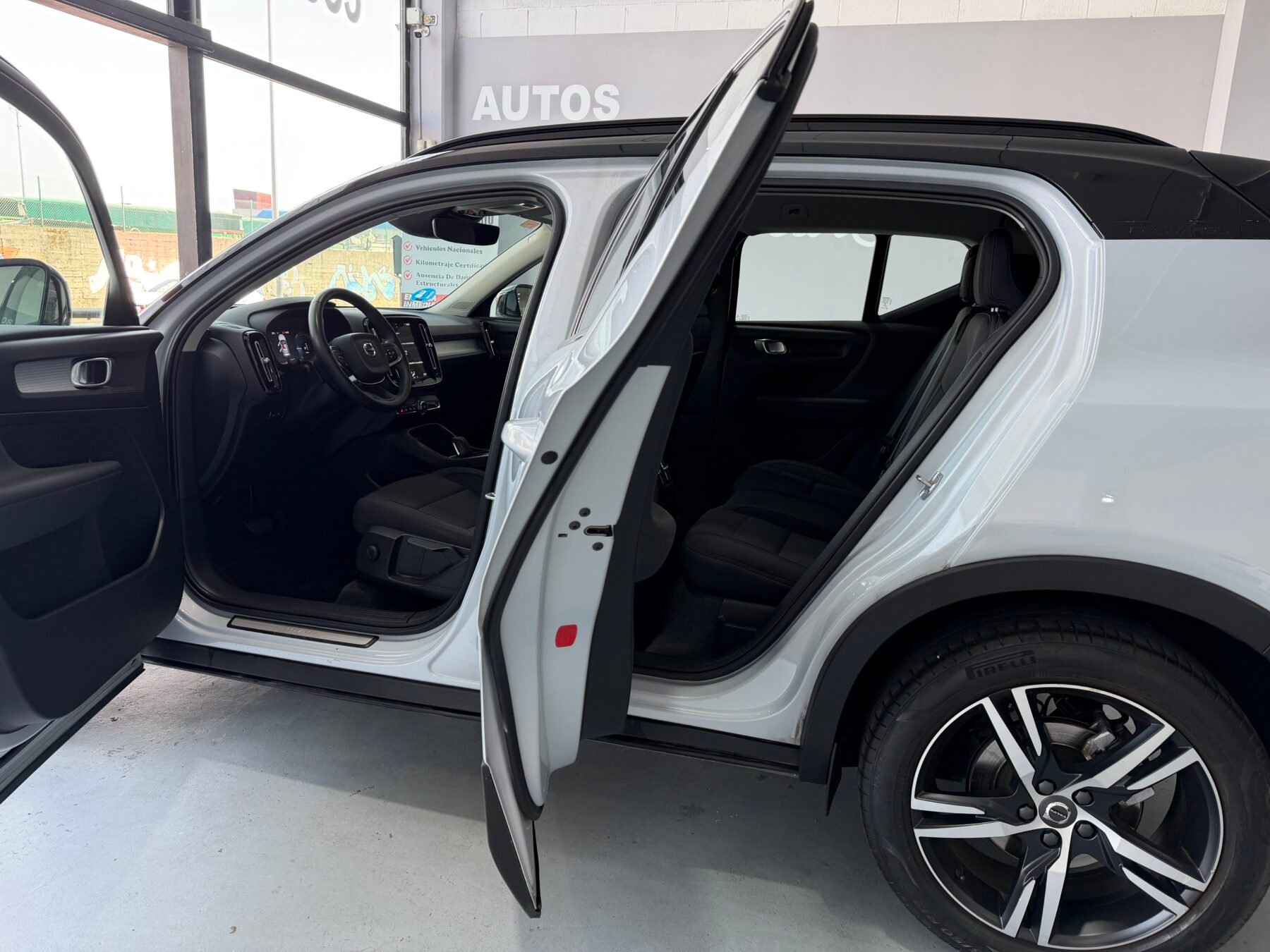 VOLVO XC40 T4 Twin Recharge RDesign Exp Auto