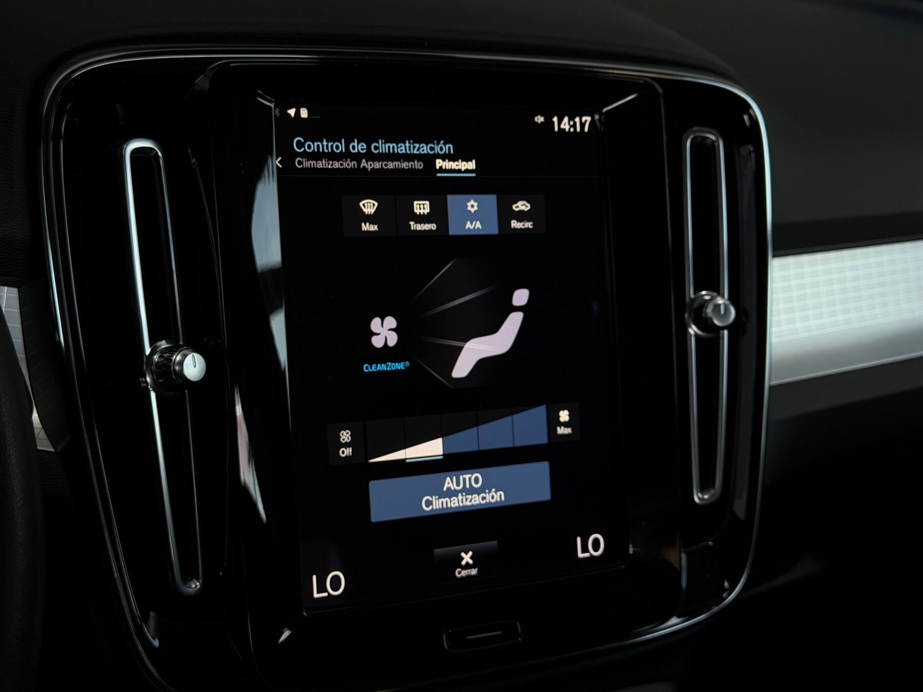 VOLVO XC40 T4 Twin Recharge RDesign Exp Auto