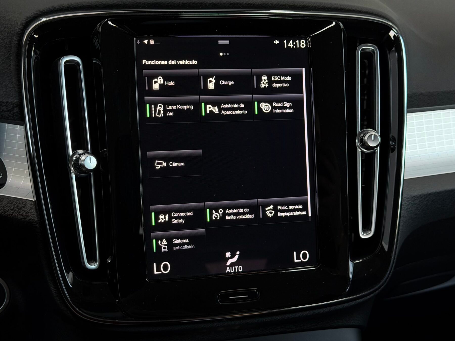 VOLVO XC40 T4 Twin Recharge RDesign Exp Auto