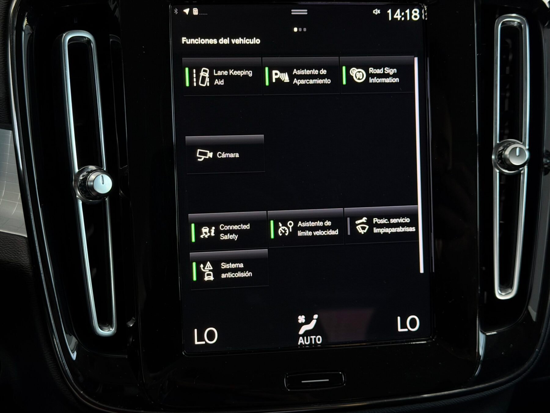 VOLVO XC40 T4 Twin Recharge RDesign Exp Auto