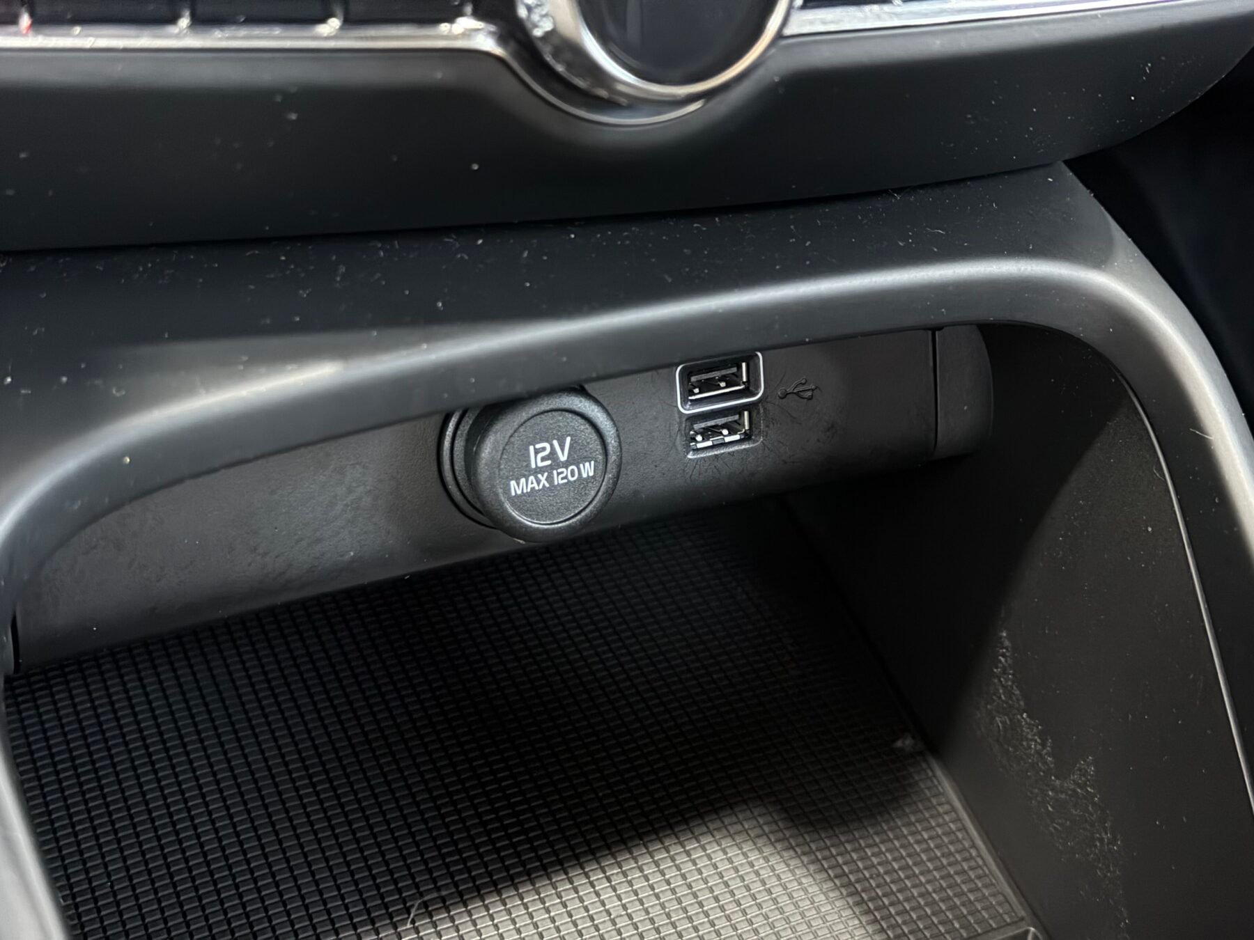 VOLVO XC40 T4 Twin Recharge RDesign Exp Auto