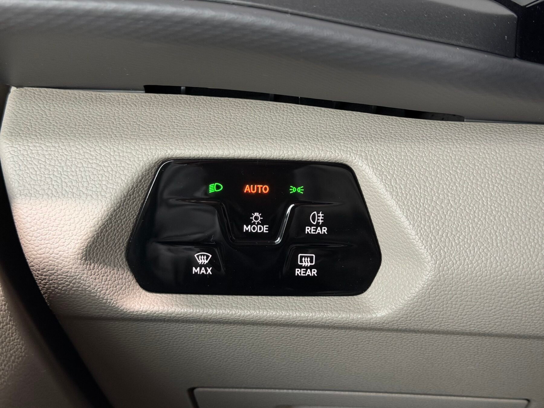 VOLKSWAGEN MULTIVAN PHEV 1.4TSI 218 DSG6 BC