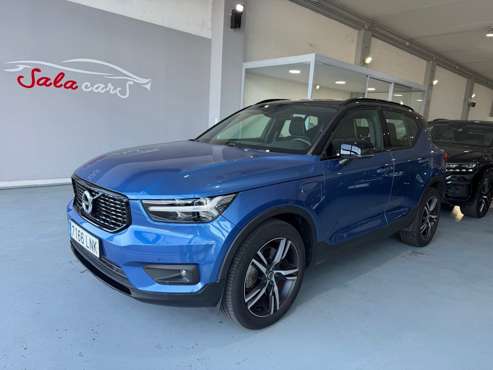 VOLVO XC40  1.5 T4 Twin Recharge RDesign Auto