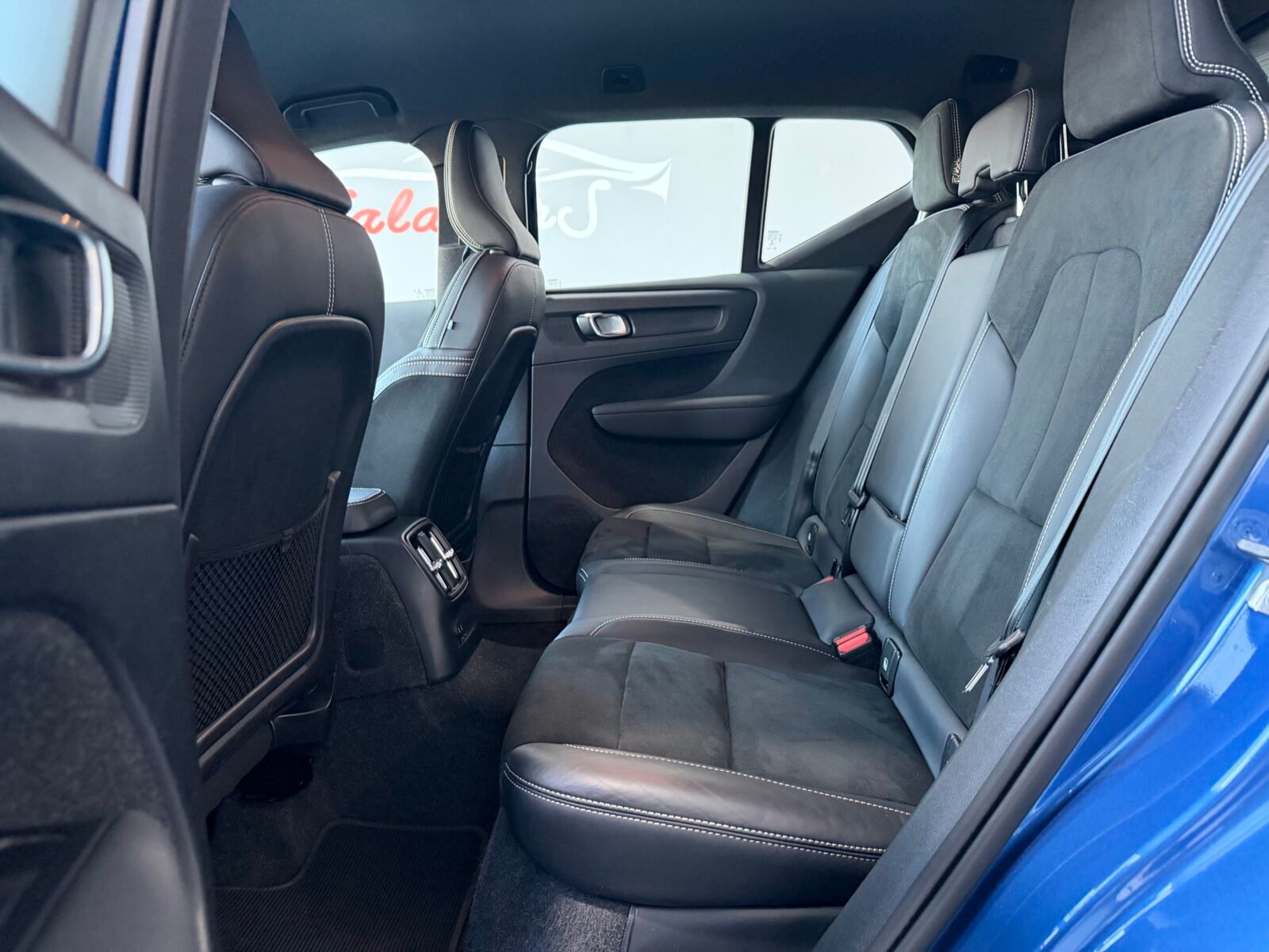 VOLVO XC40  1.5 T4 Twin Recharge RDesign Auto
