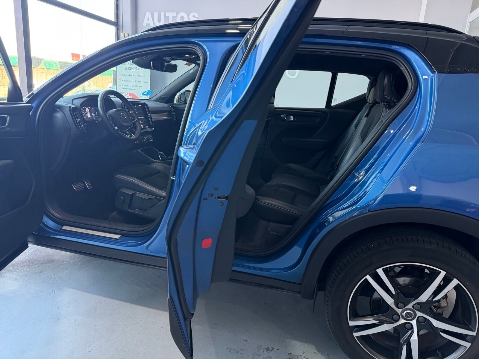 VOLVO XC40  1.5 T4 Twin Recharge RDesign Auto