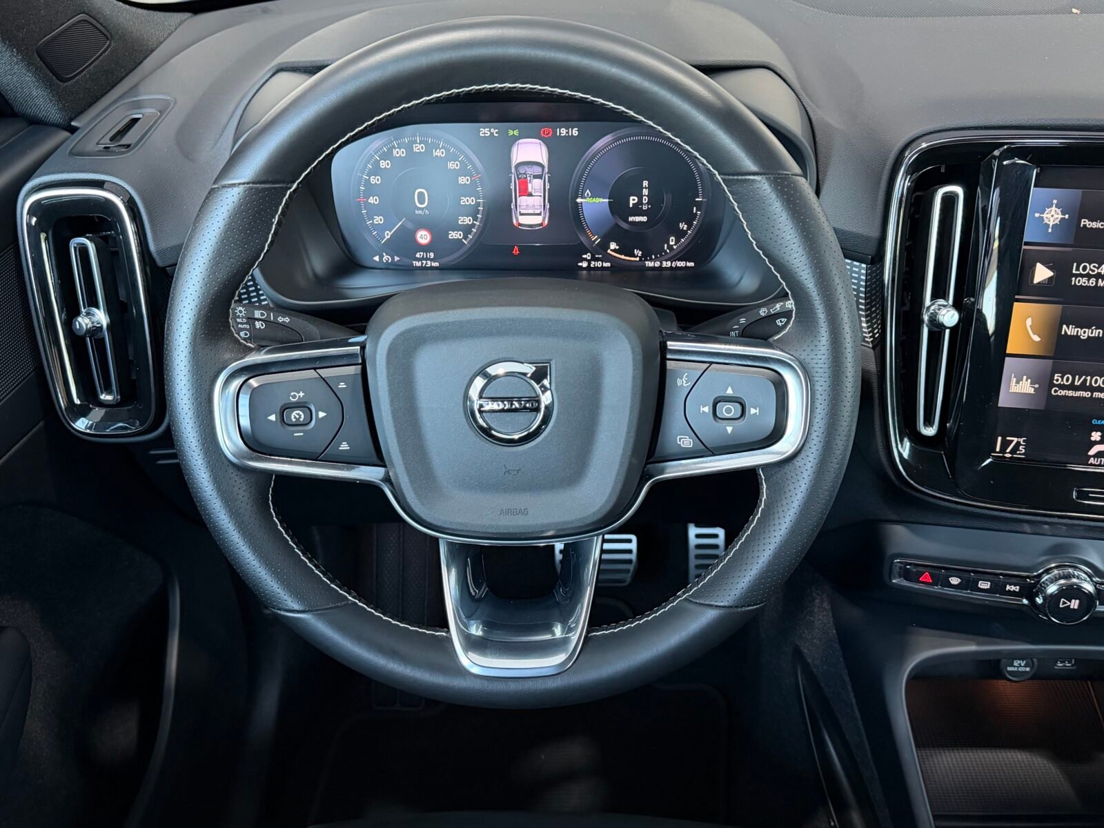 VOLVO XC40  1.5 T4 Twin Recharge RDesign Auto