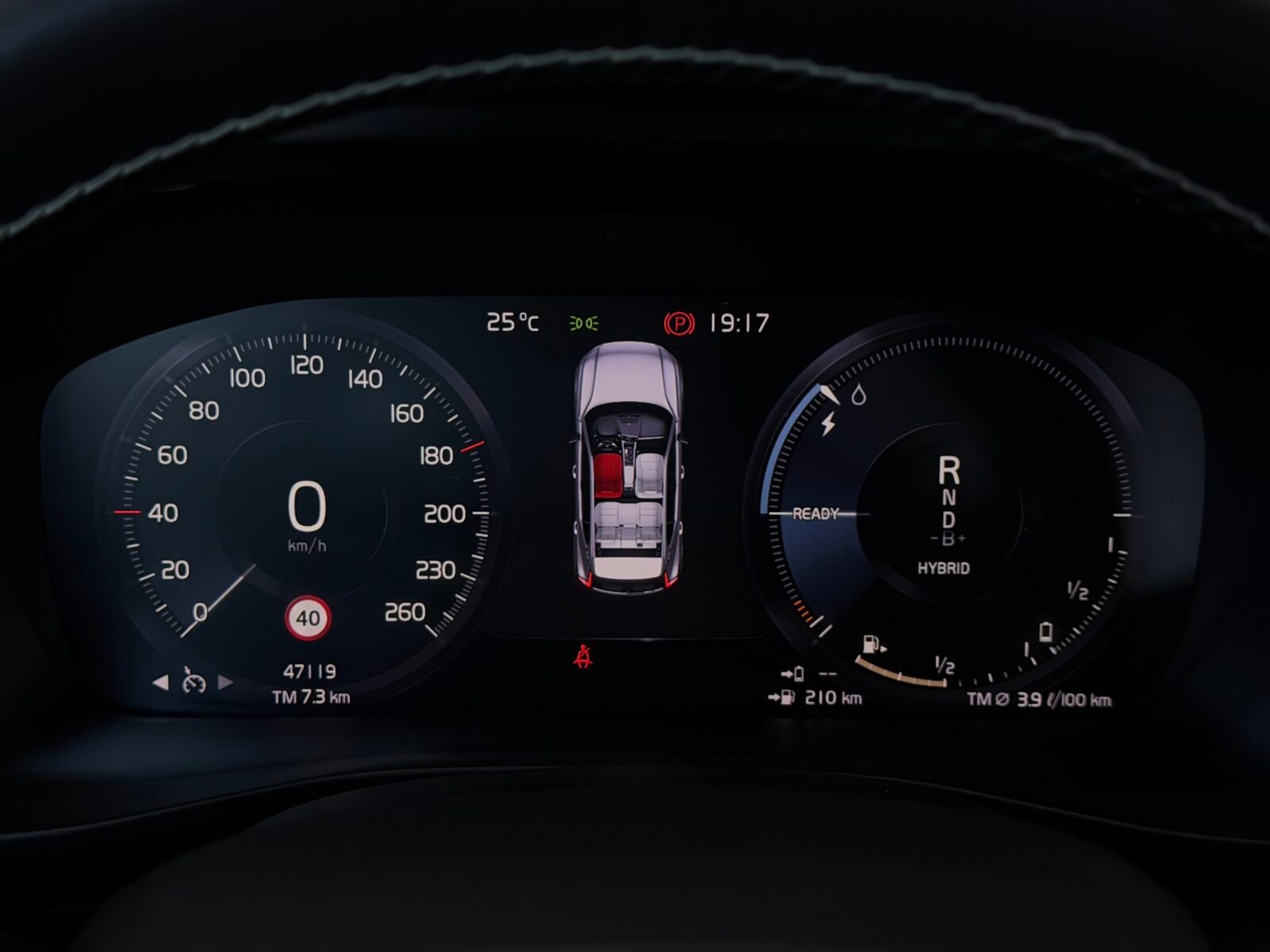 VOLVO XC40  1.5 T4 Twin Recharge RDesign Auto