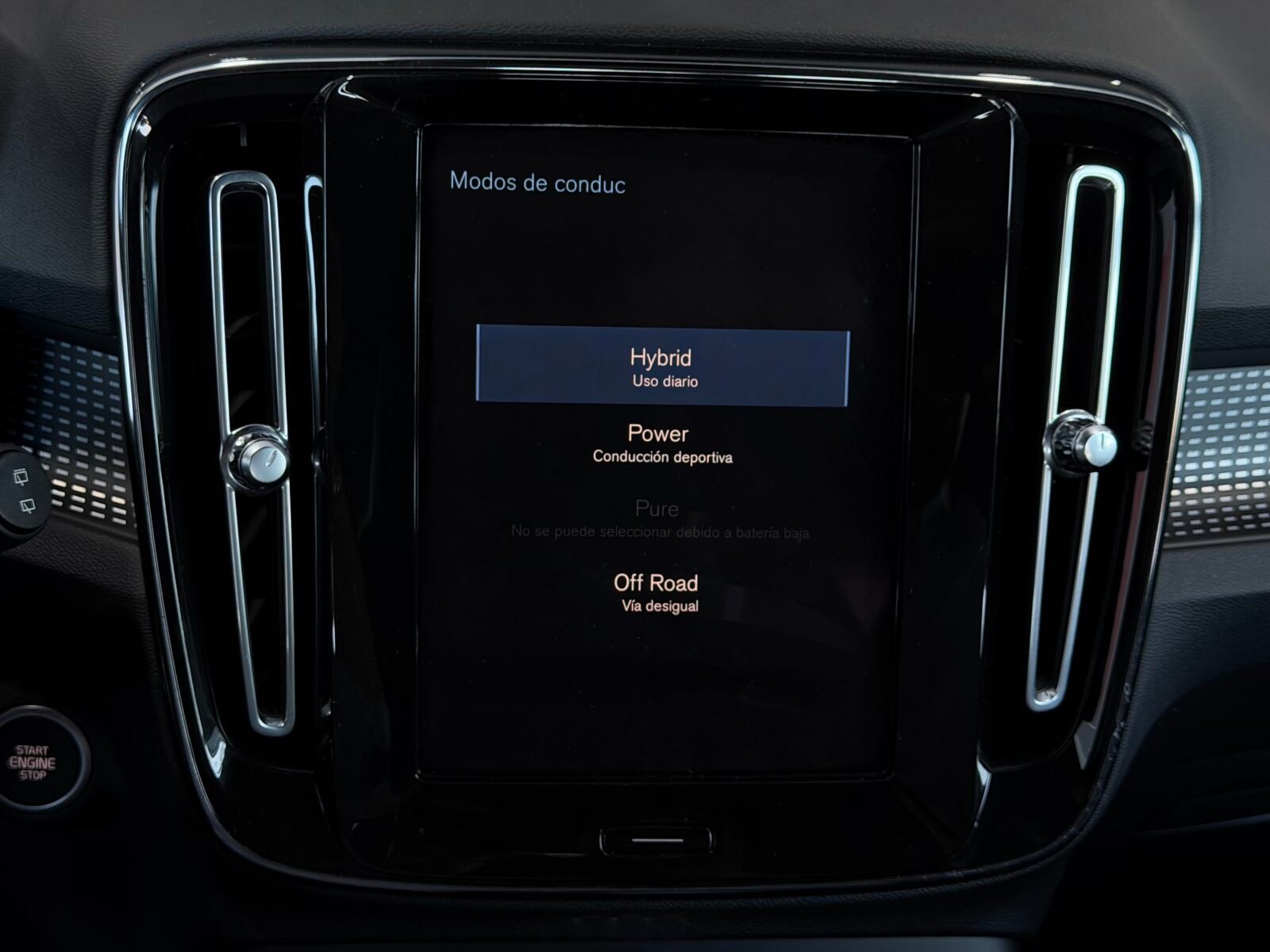 VOLVO XC40  1.5 T4 Twin Recharge RDesign Auto