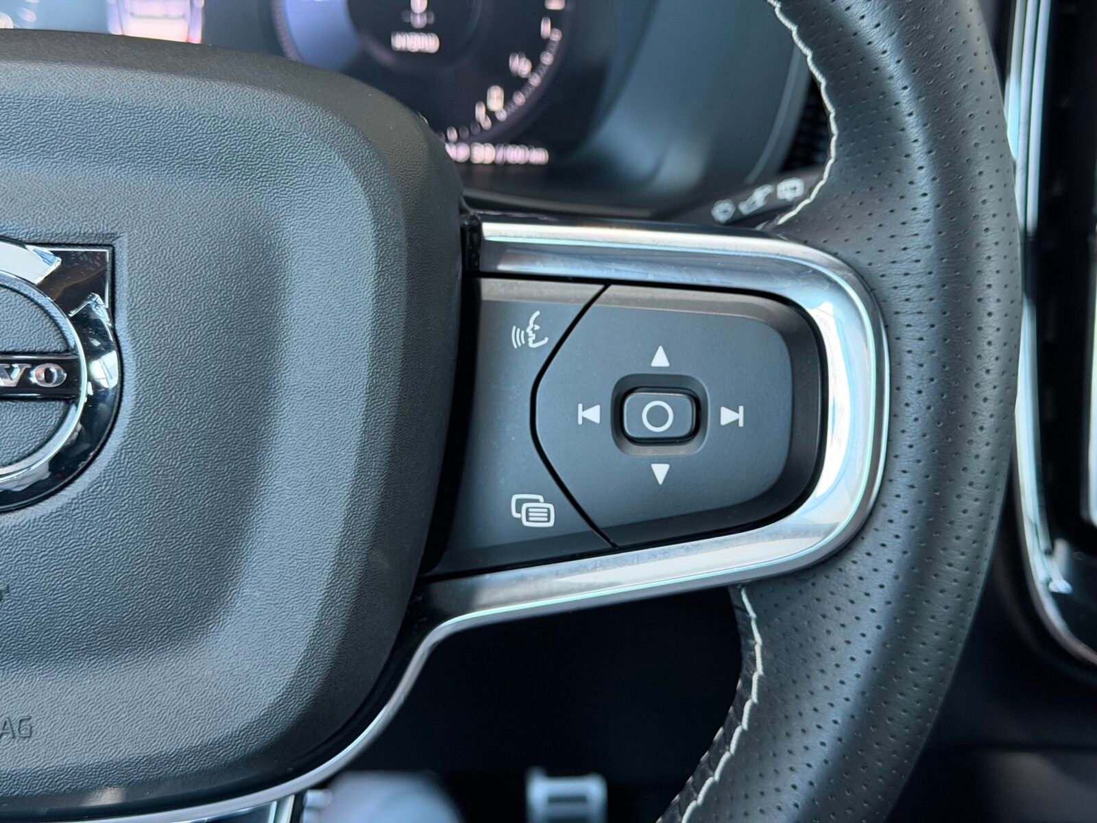 VOLVO XC40  1.5 T4 Twin Recharge RDesign Auto