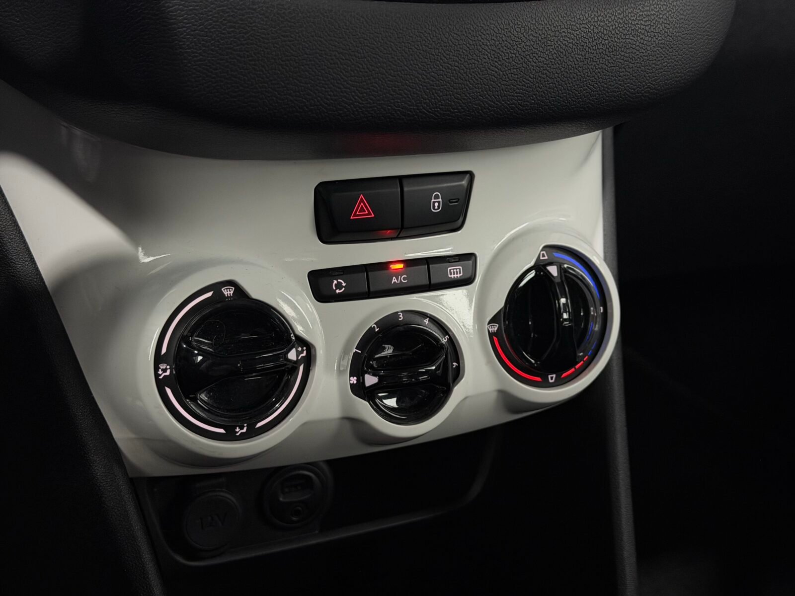 PEUGEOT 208  5P LIKE 1.6 BlueHDi 55KW 75CV