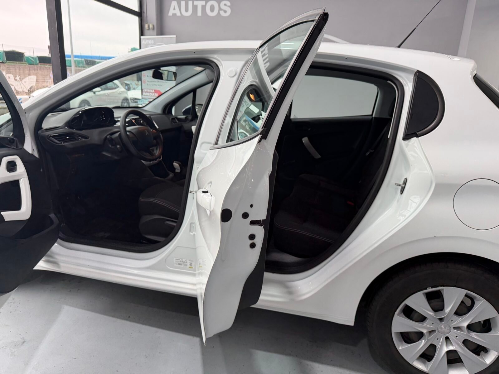 PEUGEOT 208  5P LIKE 1.6 BlueHDi 55KW 75CV