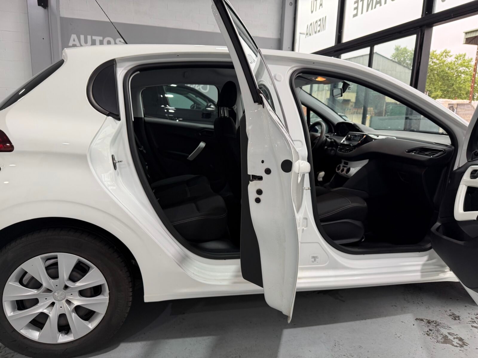 PEUGEOT 208  5P LIKE 1.6 BlueHDi 55KW 75CV