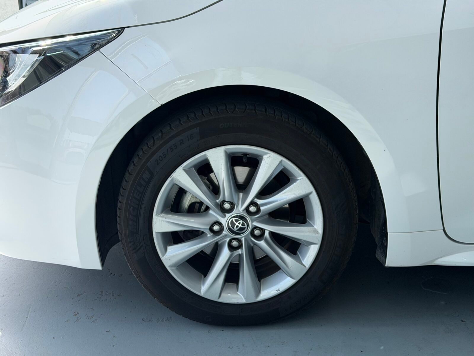 TOYOTA COROLLA 140H Active Plus Touring Sport