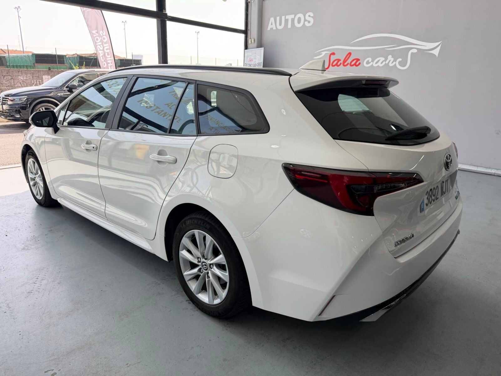 TOYOTA COROLLA 140H Active Plus Touring Sport