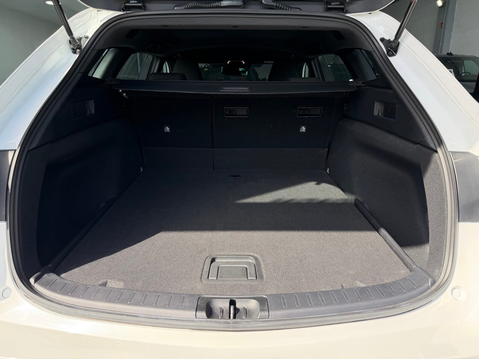 TOYOTA COROLLA 140H Active Plus Touring Sport