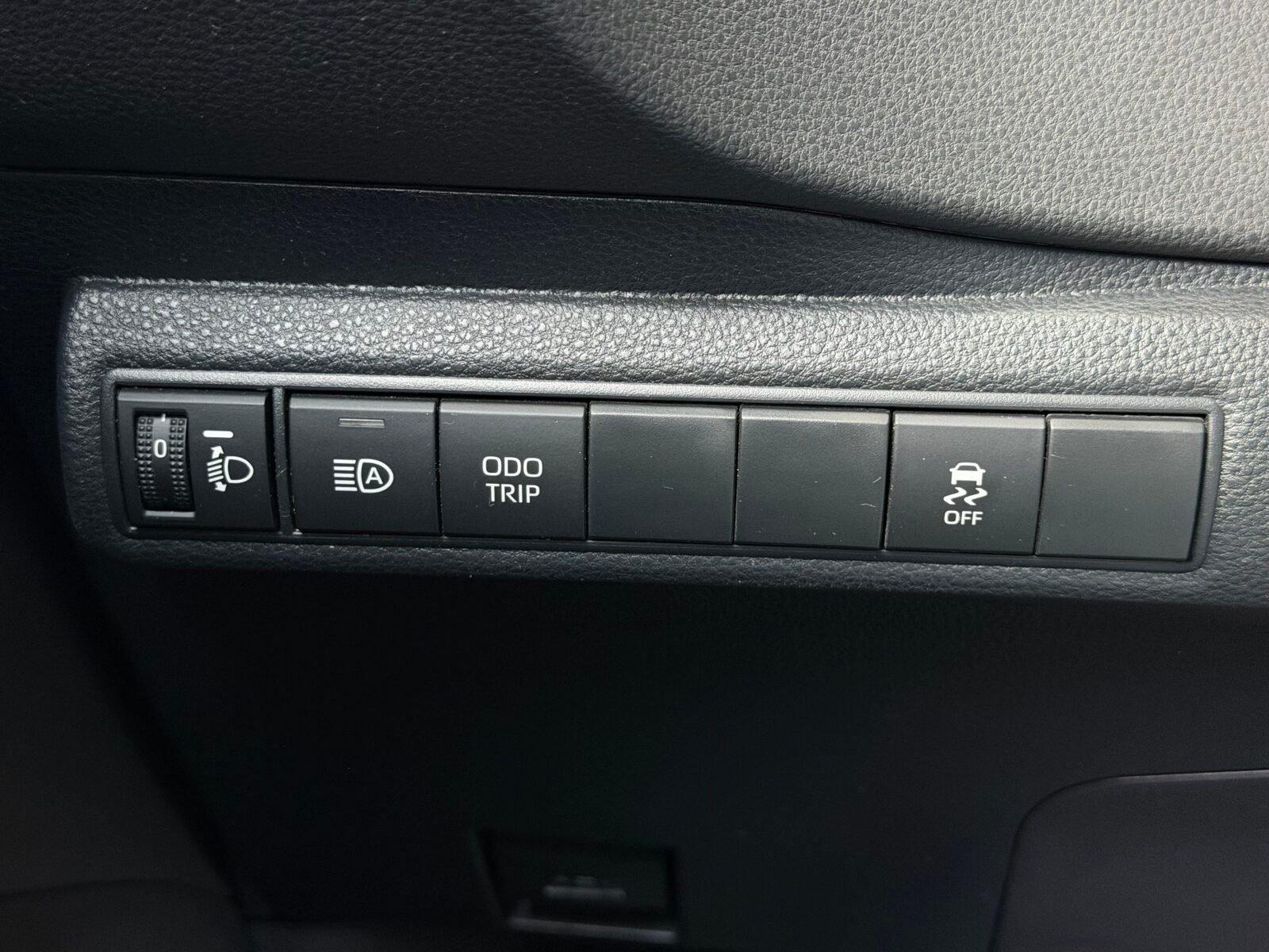 TOYOTA COROLLA 140H Active Plus Touring Sport